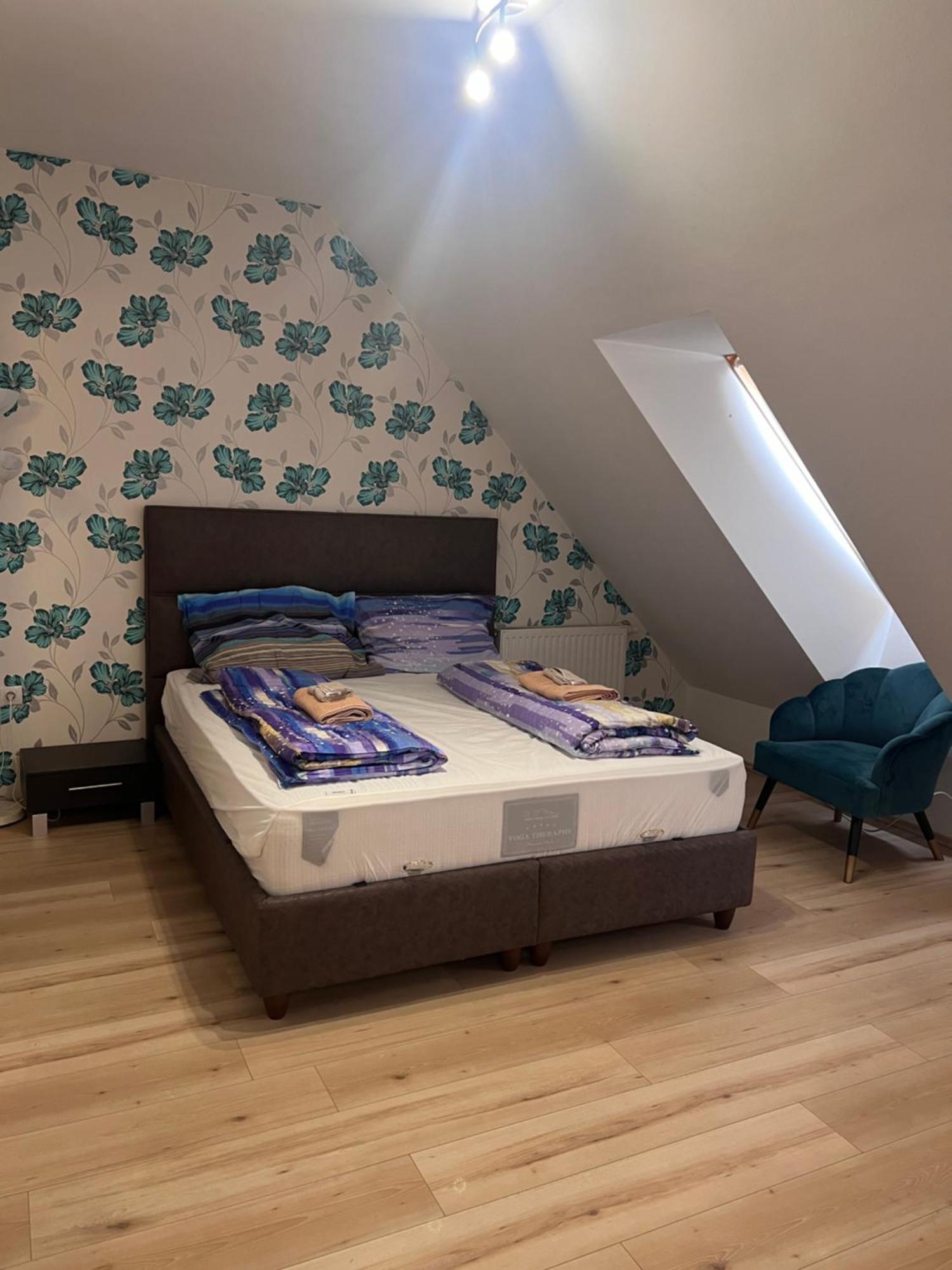 Apartment Your *